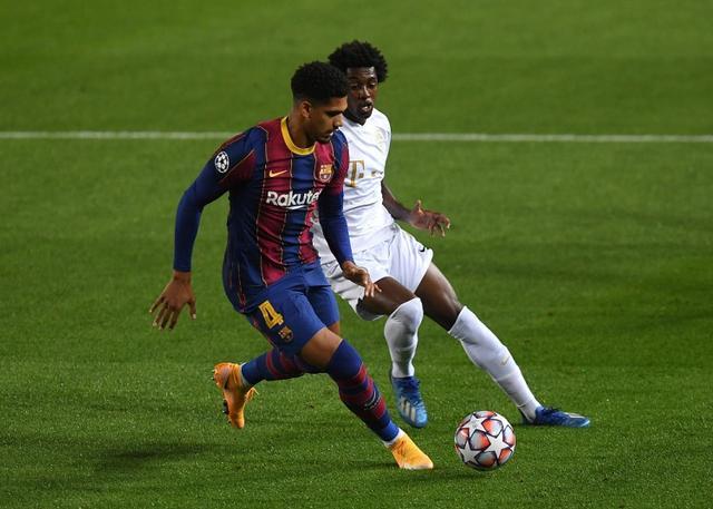 PG SOFT游戏-斯旺西城中卫抢断成功，为球队争取胜利的简单介绍