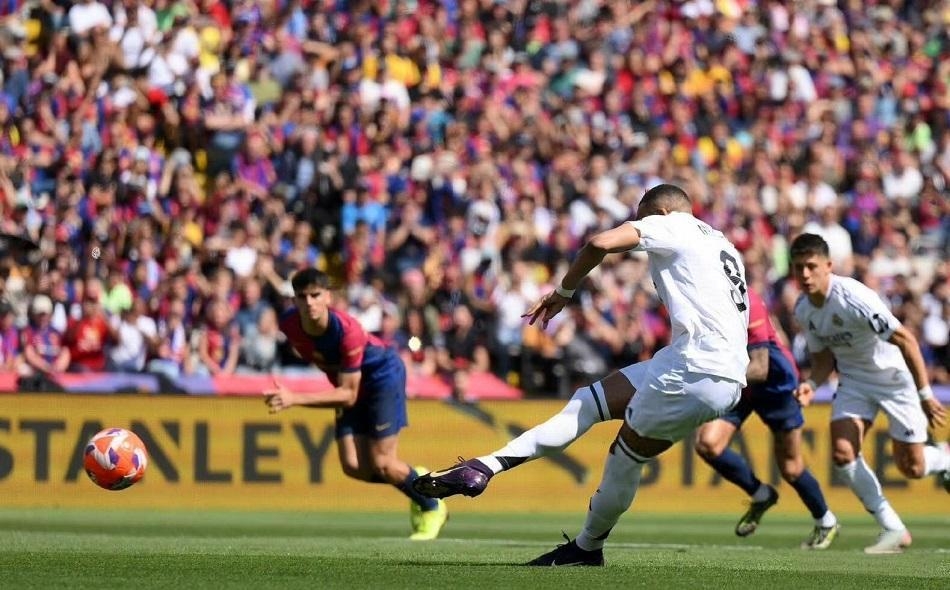 关于马德里德比搅动西甲，巴伦西亚战平的信息