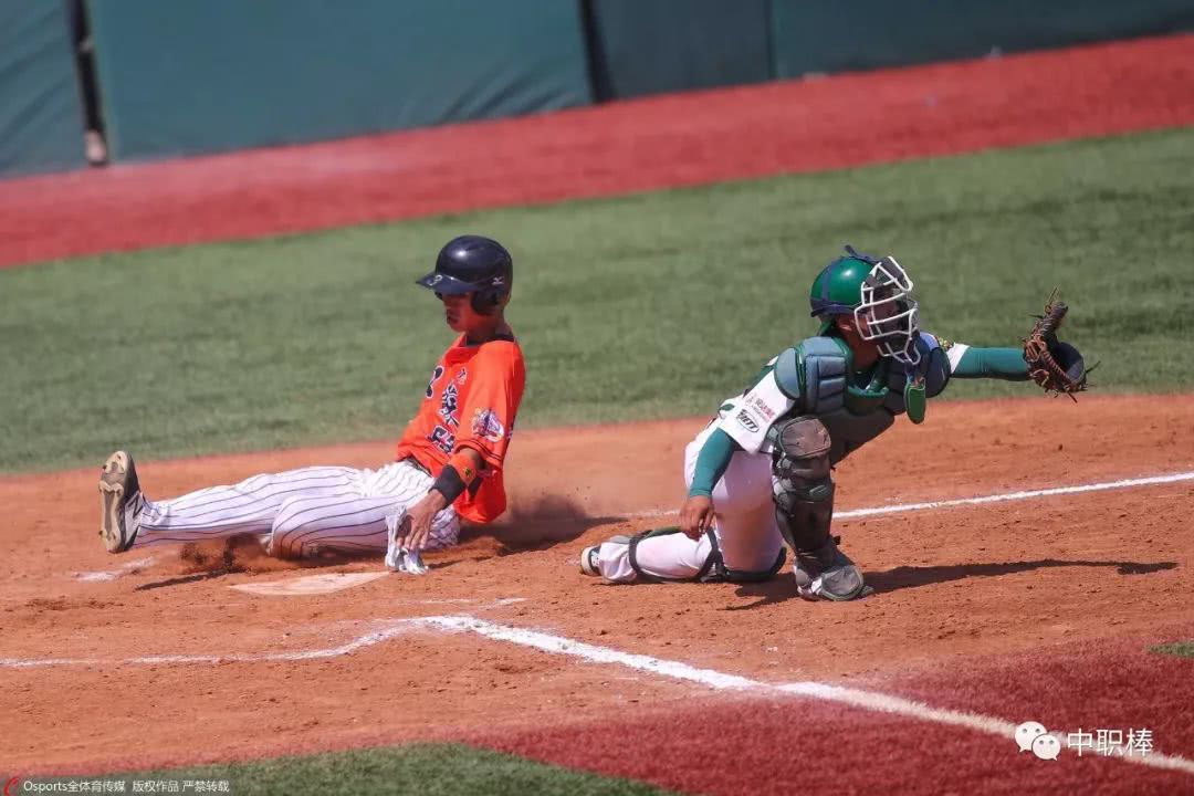 雄狮球员发挥出色队伍赛季起飞