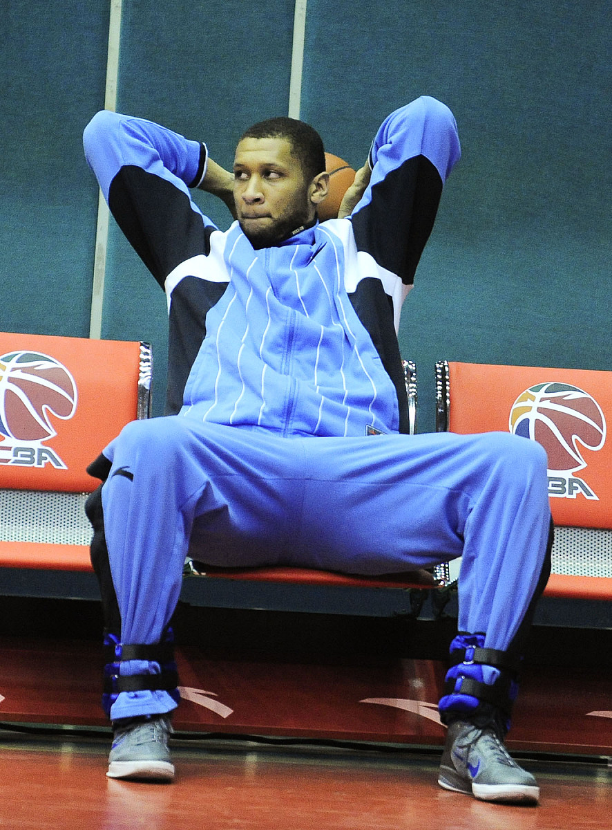 NBA球员转型草根篮球比赛，深藏不露