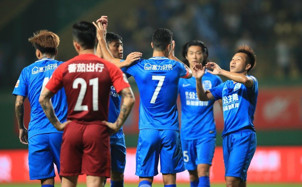 关于上港夺得三分,坚守积分榜领先地位的信息 关于上港夺得三分,坚守积分榜领先地位的信息