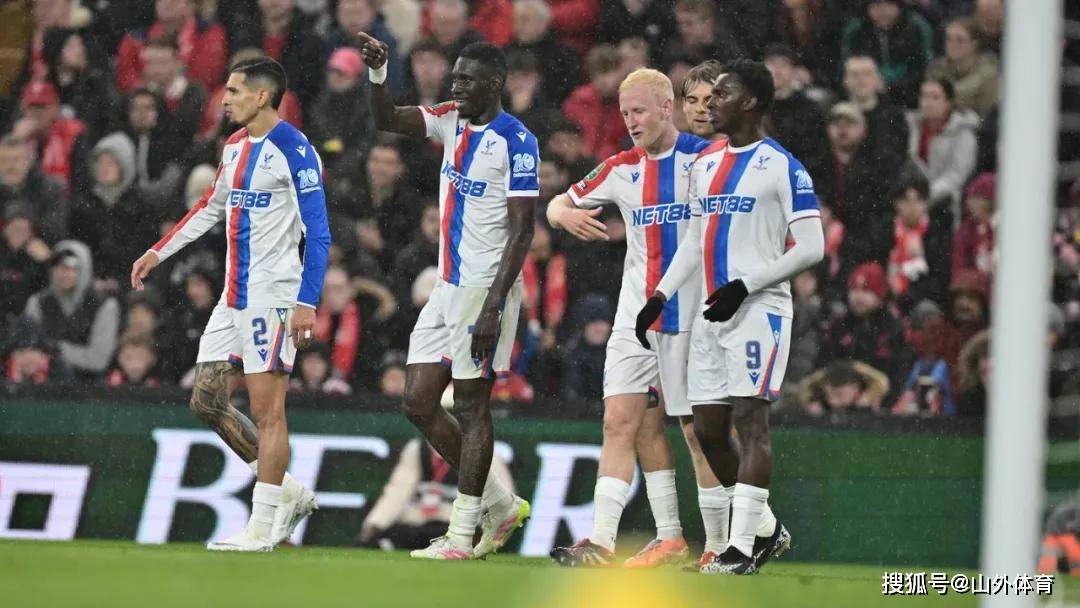 新赛季开始，英格兰联赛各队势力角逐激烈的简单介绍