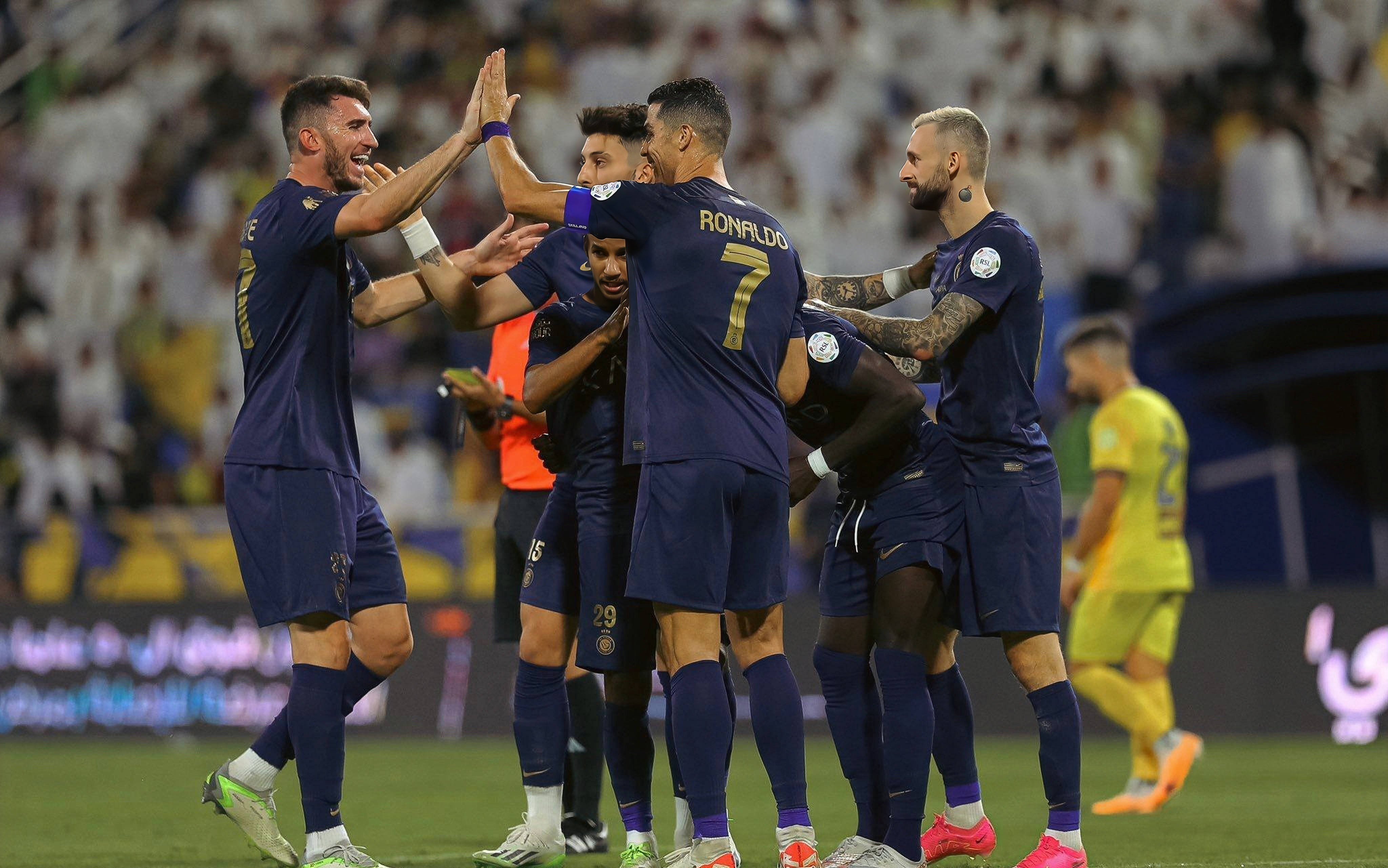 足坛豪门再度对决，较量激烈感人至深的简单介绍