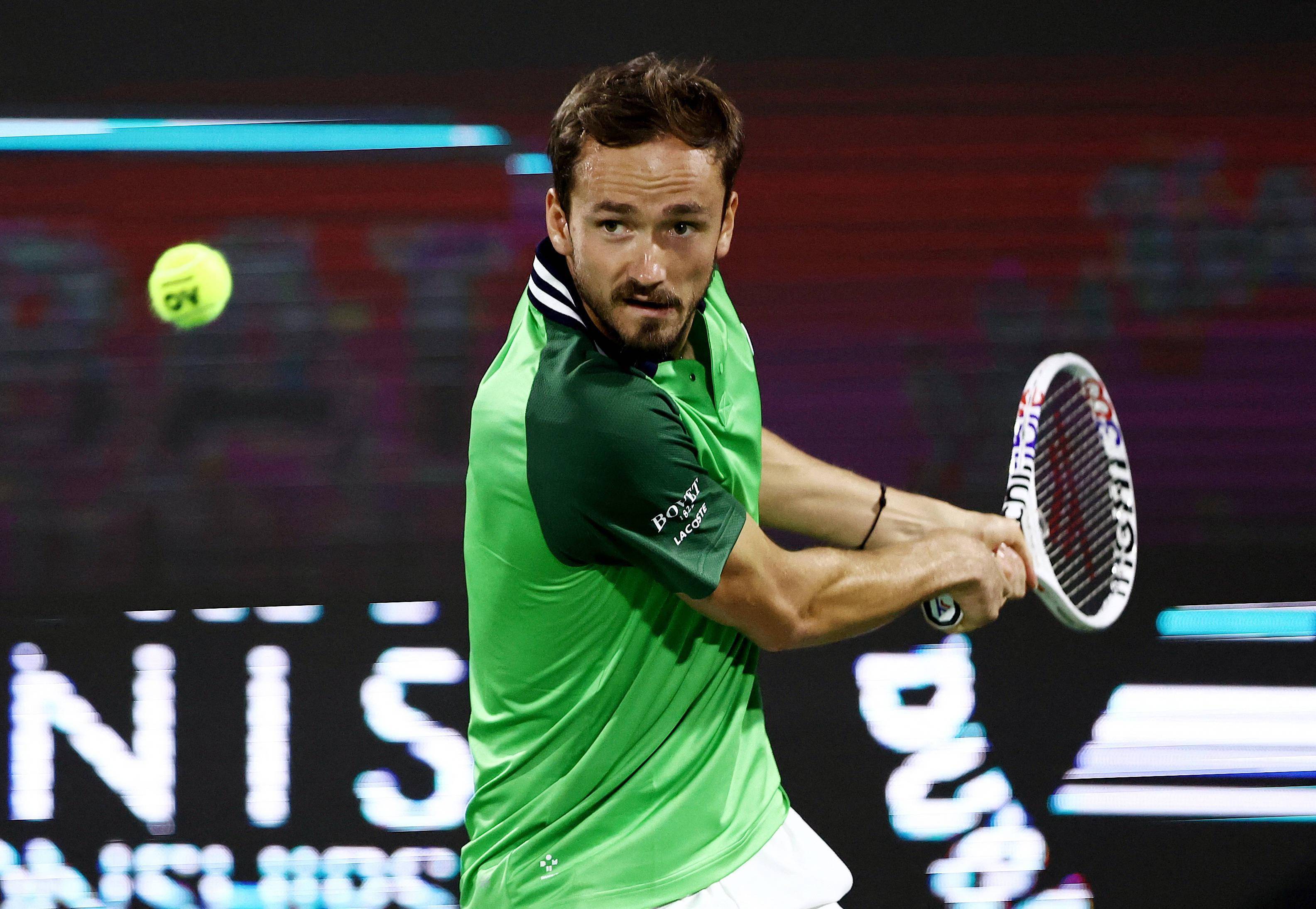 关于西班牙网球队轻取日本网球队，梅德韦杰夫打破历史纪录的信息