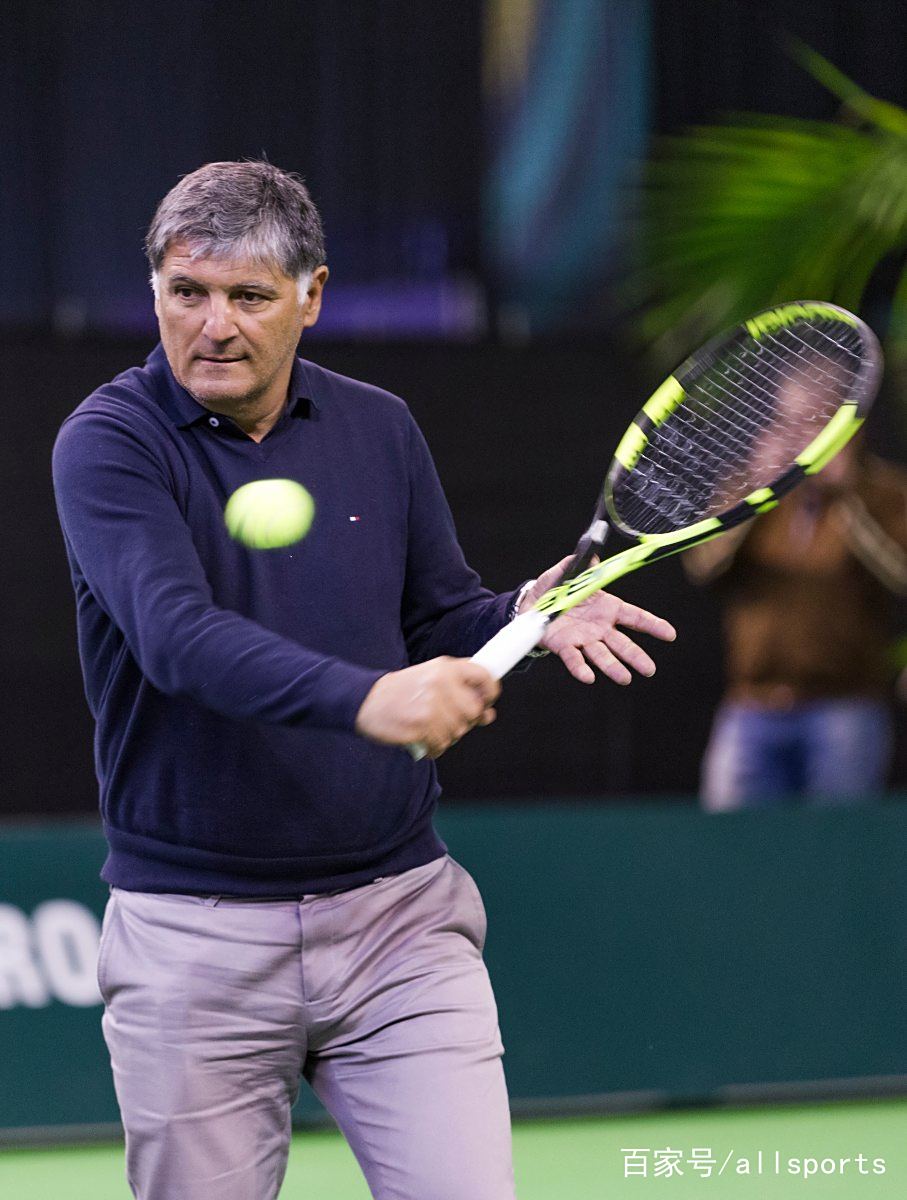 德国网球队完胜澳大利亚网球队，瓦林卡三分雨点燃全场的简单介绍