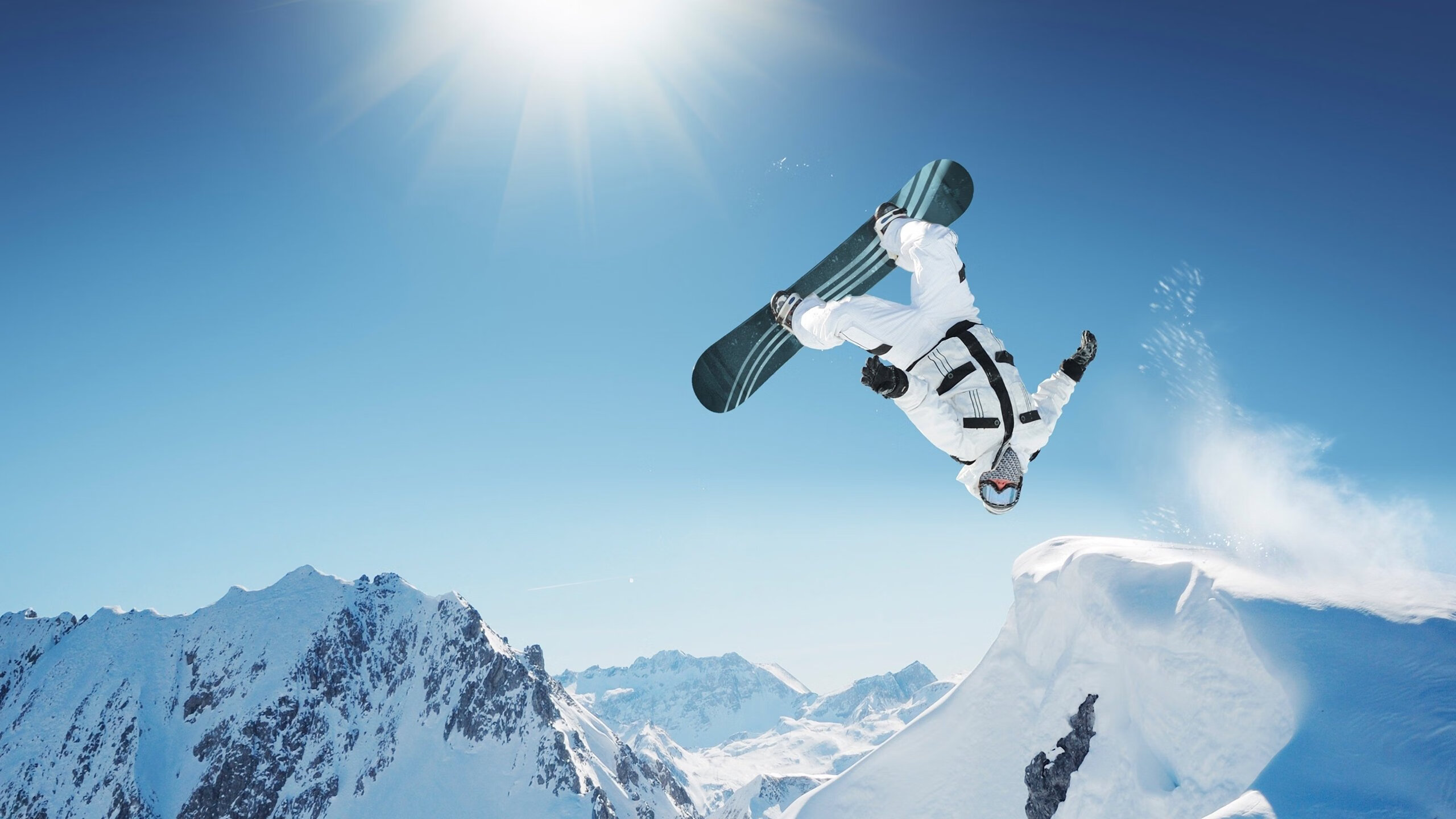 上海队力克勇士，米切尔持续制造杀伤，诠释现代篮球的战术革命